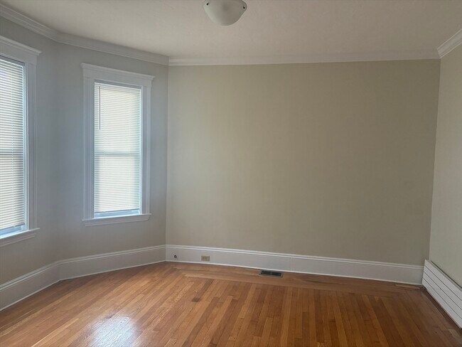 Building Photo - 14 Fairview St