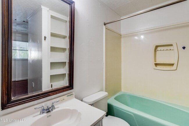 Building Photo - 1889 Greater Ave