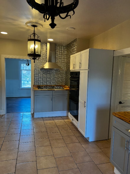 Building Photo - 419 N 10th St