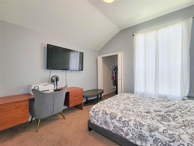 Building Photo - 7122 River Garden Dr