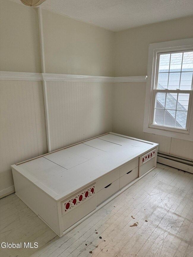 Building Photo - 60 Ash St