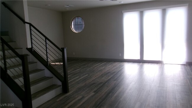 Building Photo - 8036 Carpenter Creek Ave