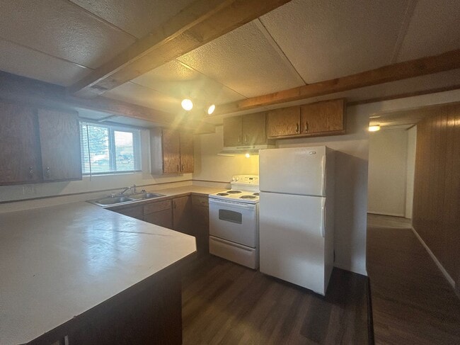 Building Photo - 1246 N Grant Ave