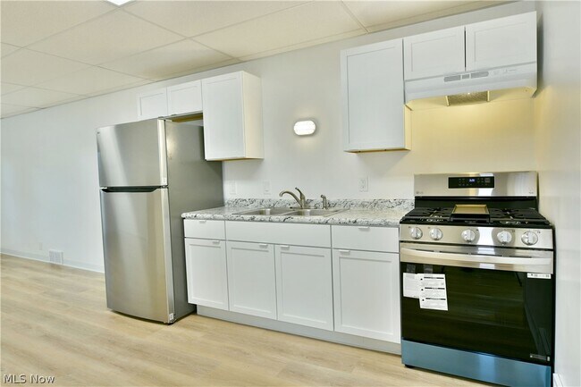 Building Photo - 401 Williams St SE