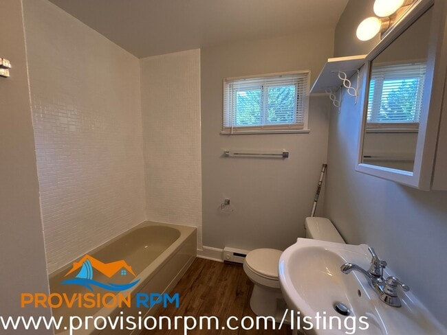 Building Photo - 322 Creek Blvd