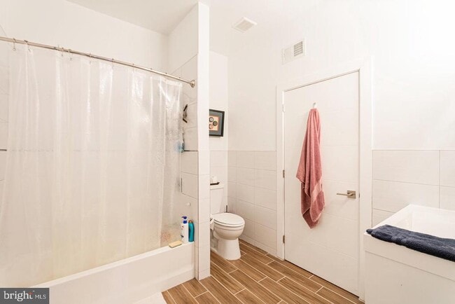 Building Photo - 135 N 3rd St