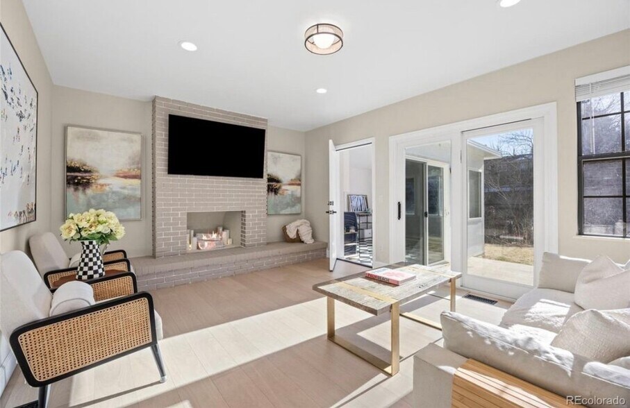 Building Photo - 5984 S Monaco Way