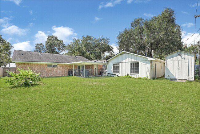 Building Photo - 1109 Frances Dr