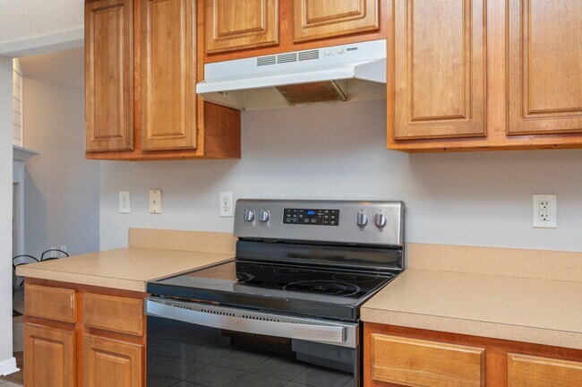 Building Photo - 546 Tikell Dr