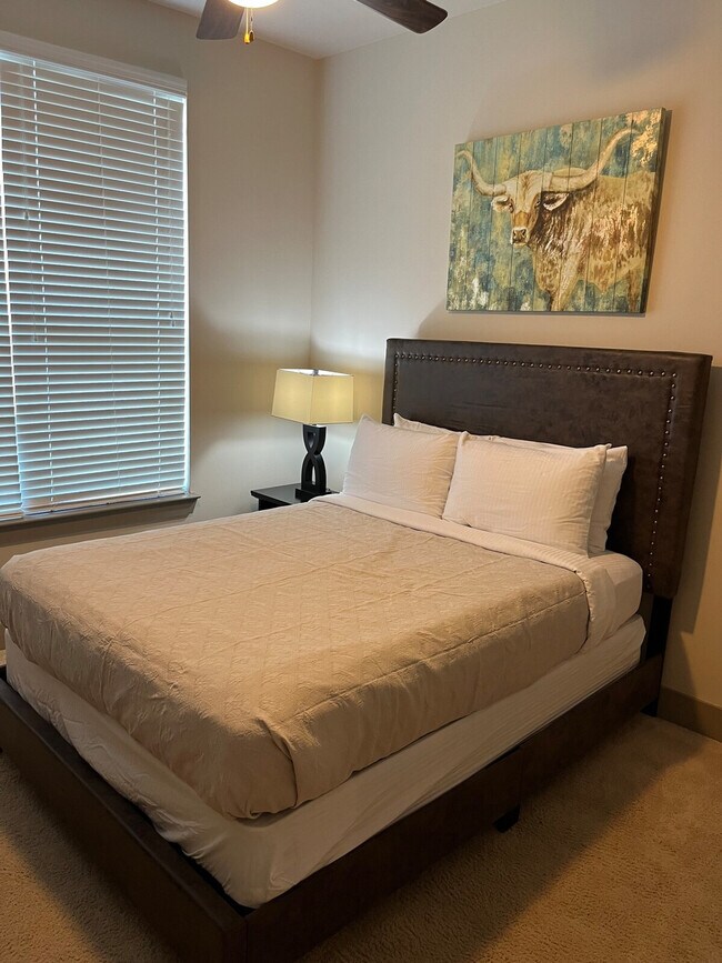 Building Photo - 5720 Carnegie Blvd