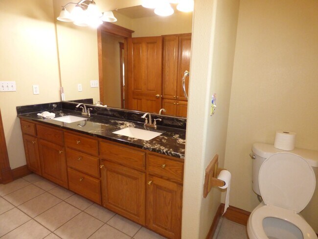 Building Photo - 4465 Countryside Ct NE