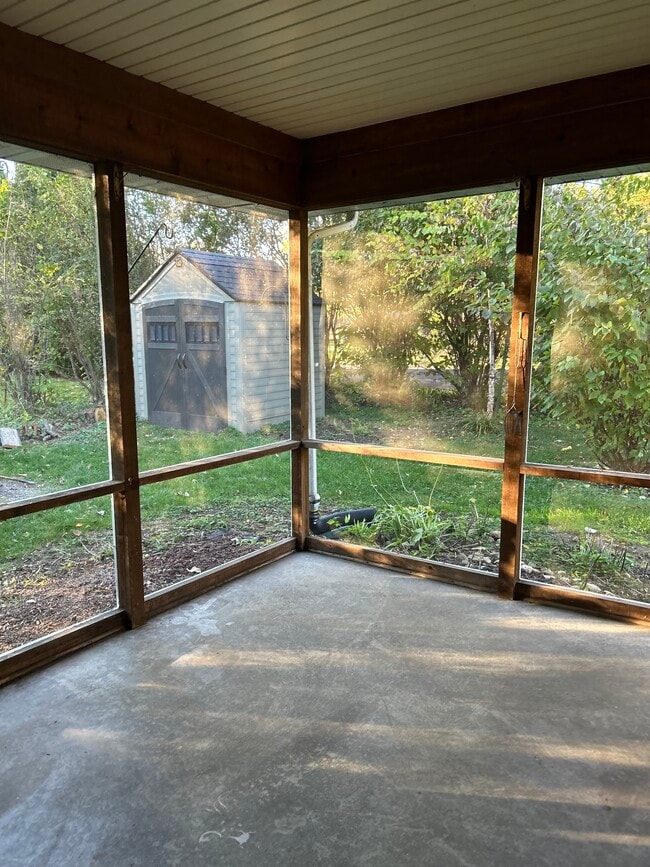 Building Photo - 6516 Shore Ln