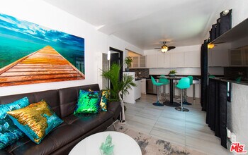 Building Photo - 415 Rose Ave