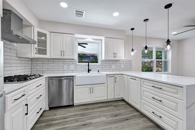 Building Photo - 7707 12 Fairway Ln