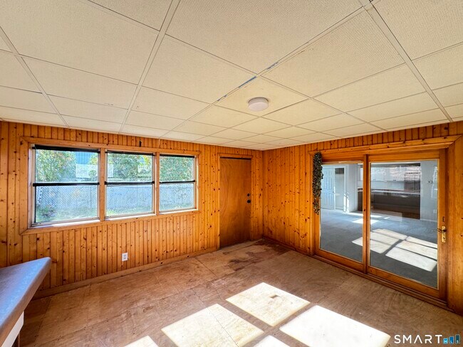 Building Photo - 137 Middletown Ave