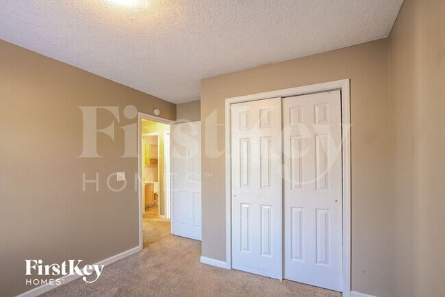 Building Photo - 4 Ashwood Cir