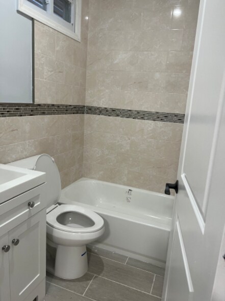 Building Photo - 121 Stone St