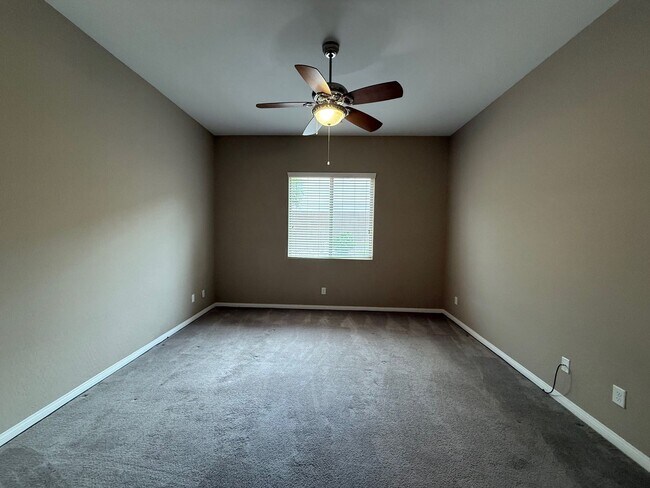 Building Photo - SINGLE STORY 3 BEDROOM HOME IN PROVIDENCE