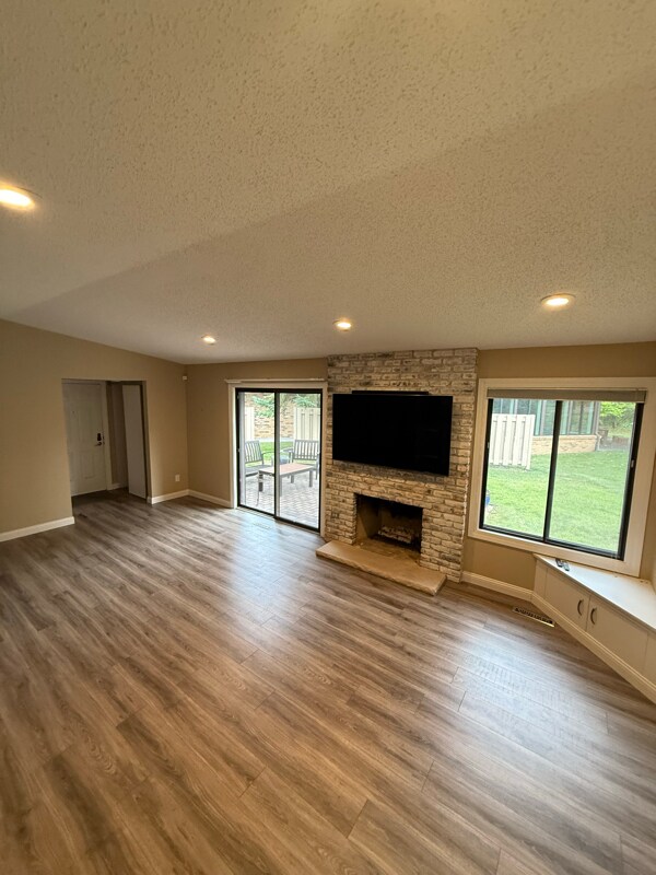 Building Photo - 1181 Weston Ln N