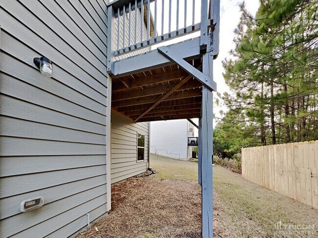Building Photo - 620 Stable View Loop