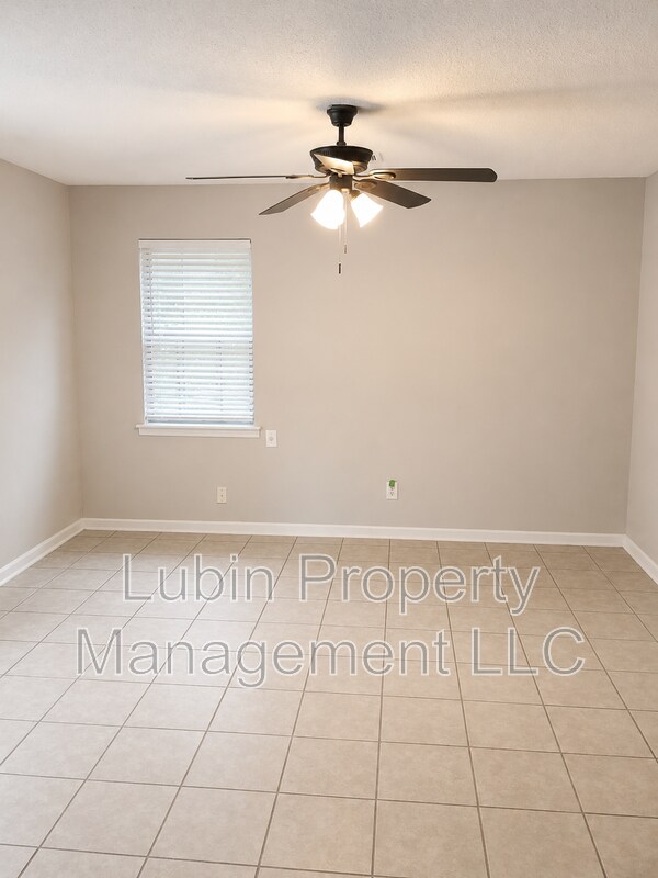 Building Photo - 1319 Glenn St