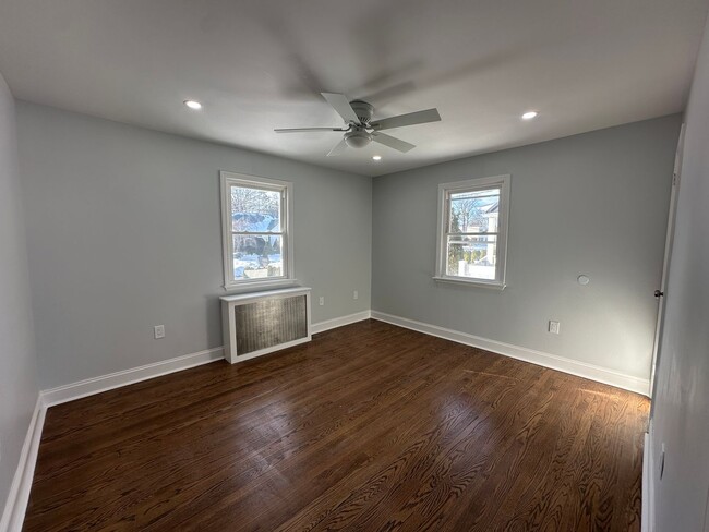 Building Photo - 10-05 2nd St