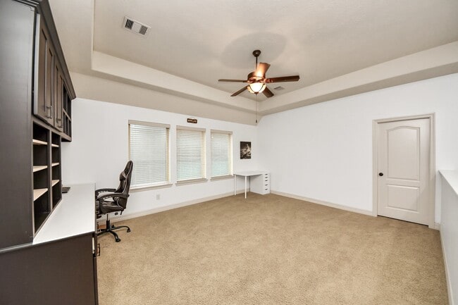 Building Photo - 10410 Mossback Pine Rd