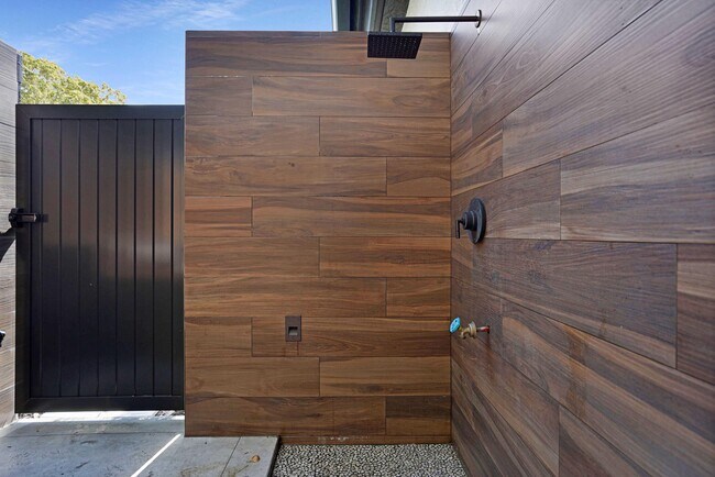 Building Photo - 3012 NW 61st St