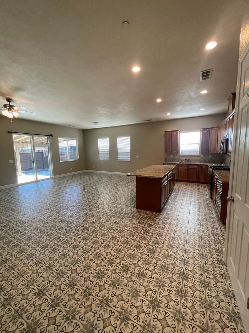 Building Photo - 1210 Wildcat Dr