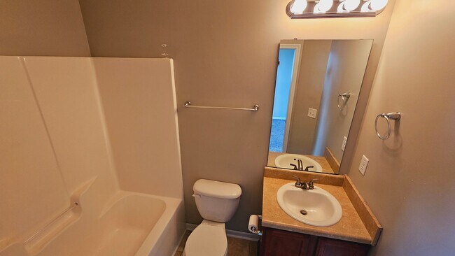 Building Photo - 2 BR 2.5 BA Carolina Forest