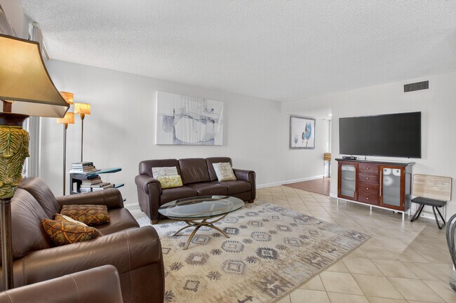 Building Photo - 3604 Bridgewood Dr