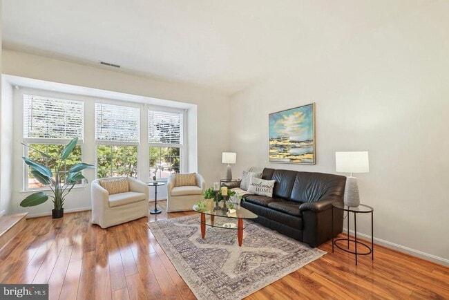 Building Photo - 23110 Blackthorn Square