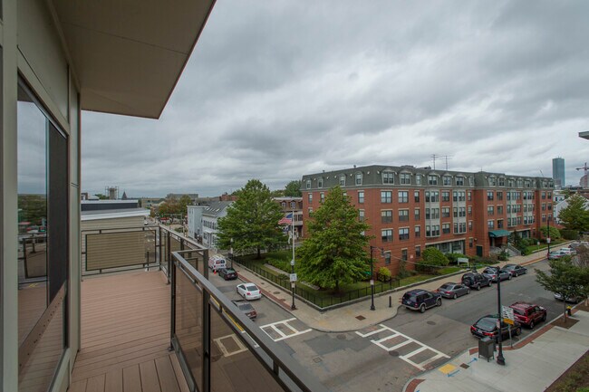 Building Photo - 261 W 2nd St