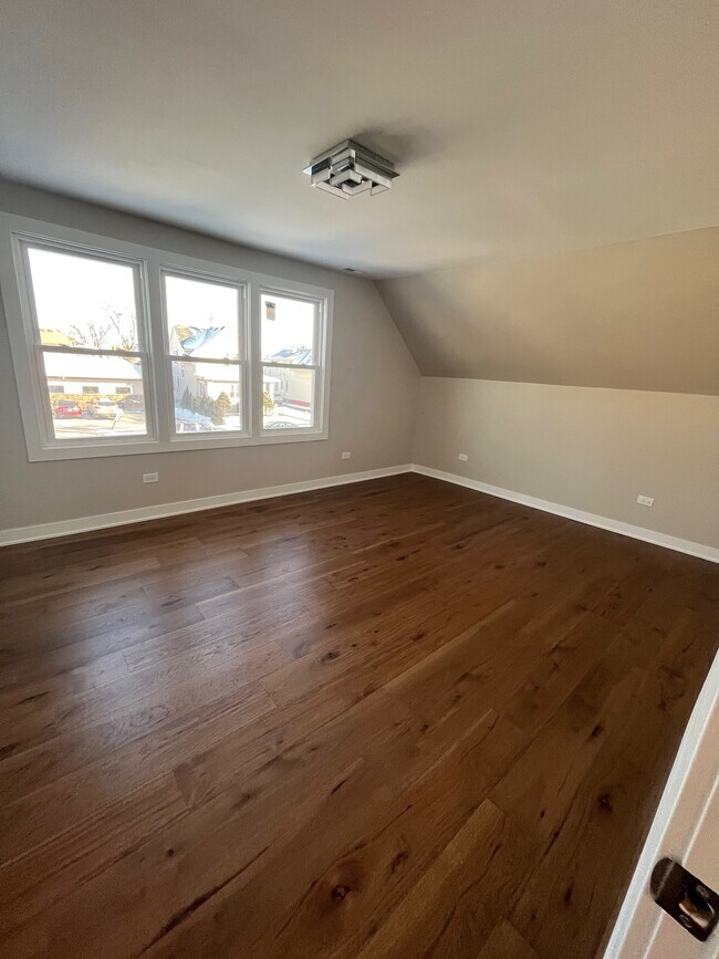 rm 1 - 138 N 14th Ave