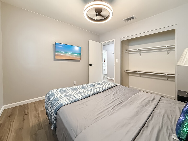 Building Photo - 717 Watson Ave