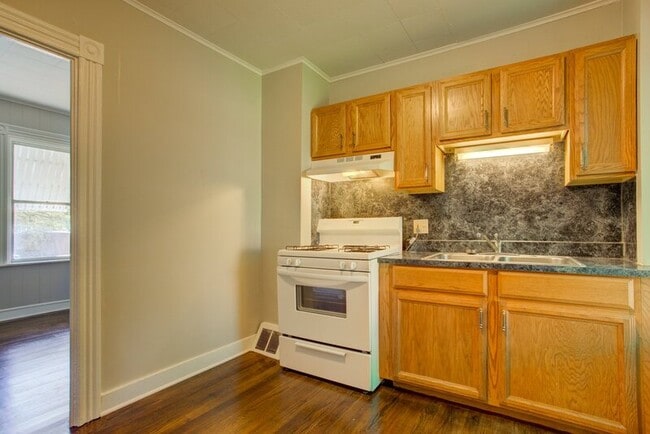 Building Photo - 707 W Vine St