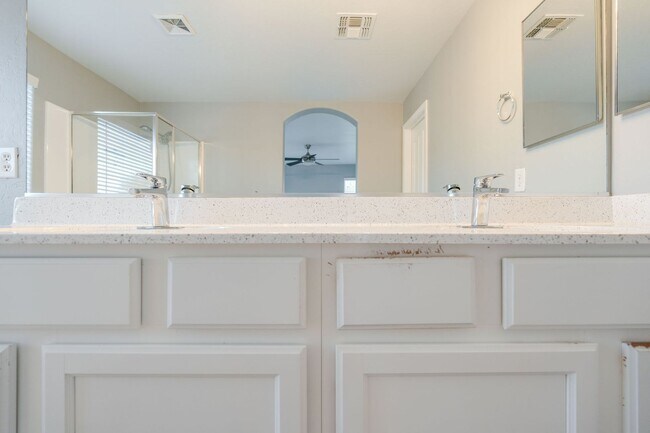 Building Photo - $3,500 For Lease Starting June 1, 2026 4 beds-2.5 Baths 2,421 Sq. Ft.  Amazing Gilbert 85298 Home...