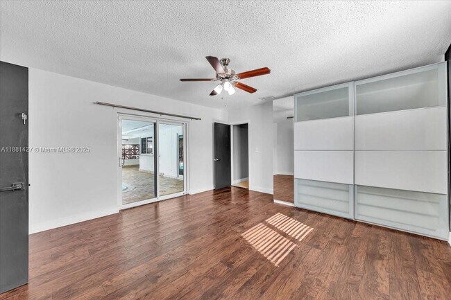 Building Photo - 5250 SW 4th Ct