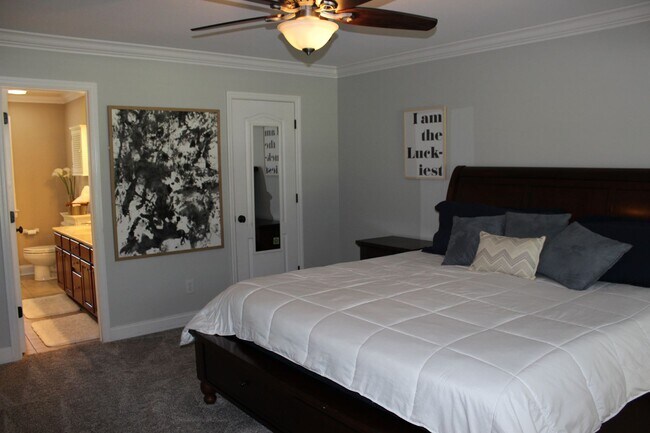 Building Photo - Coming Soon in Farragut!