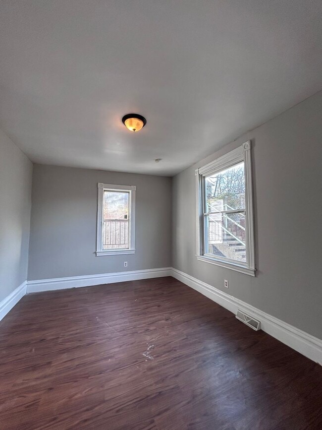 Building Photo - 3BR Single-Family Home + Office | Garage | Fresh Updates| Perrysville Avenue