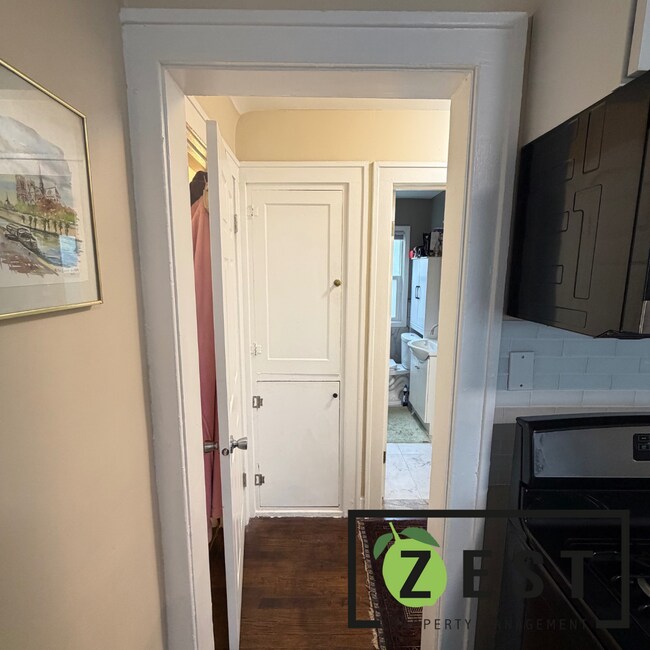 Building Photo - 5025 Somerset Ave