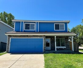 Building Photo - Spacious 4 Bed 2.5 Bath Single Family Home...