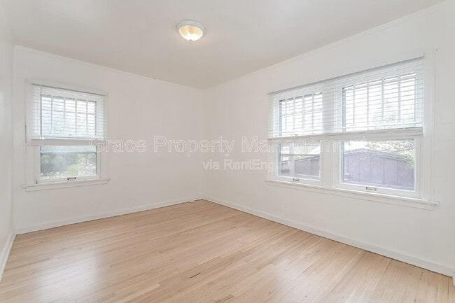 Building Photo - 4818 E 18th Ave