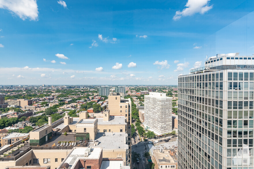 Building Photo - 345 W Fullerton Pky
