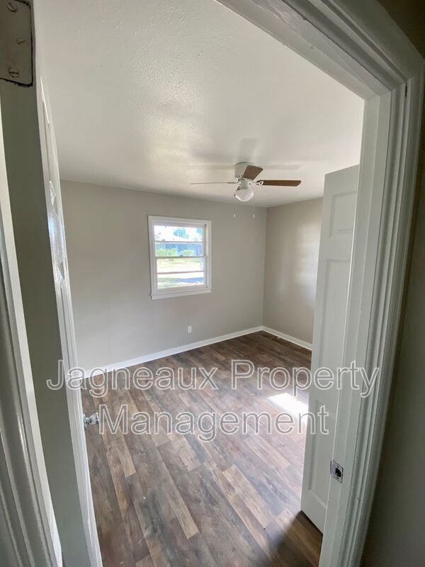 Building Photo - 3566 Monroe St