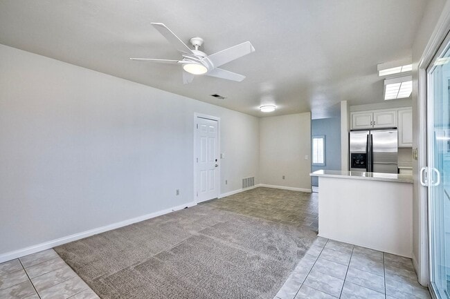 Building Photo - Stunning Single-Level Home
