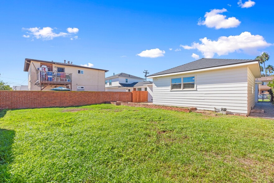 Building Photo - 456 Casselman St