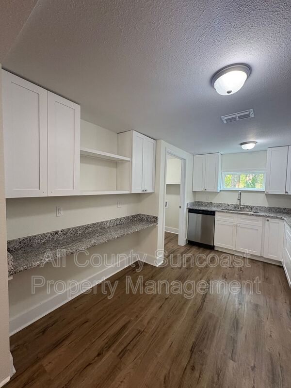 Building Photo - 265 Bowman St