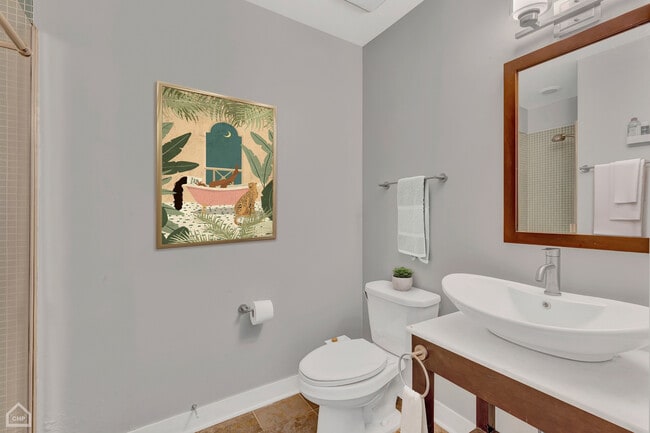 Building Photo - 650 W Wayman St