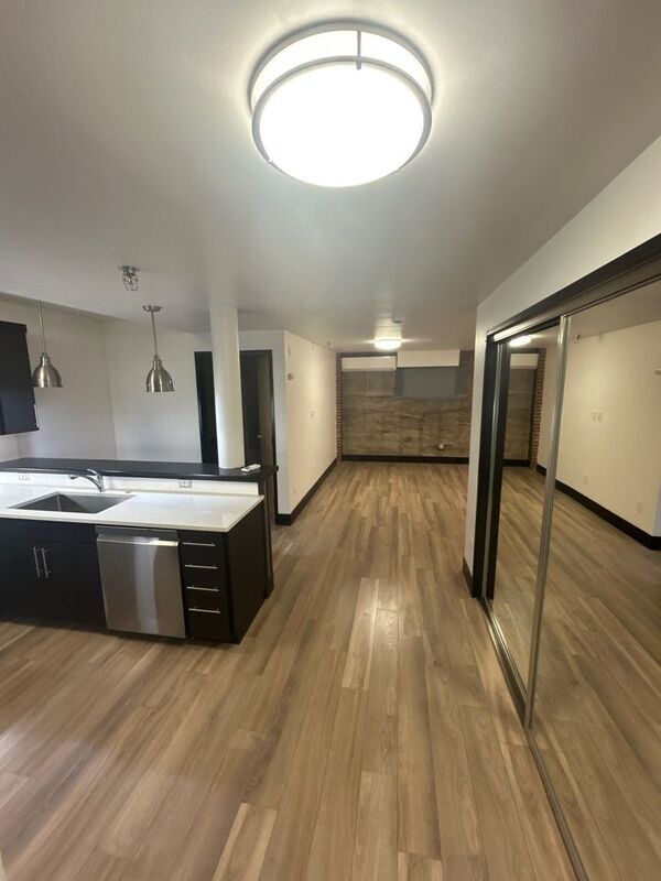 Building Photo - 160 Liberty St NE